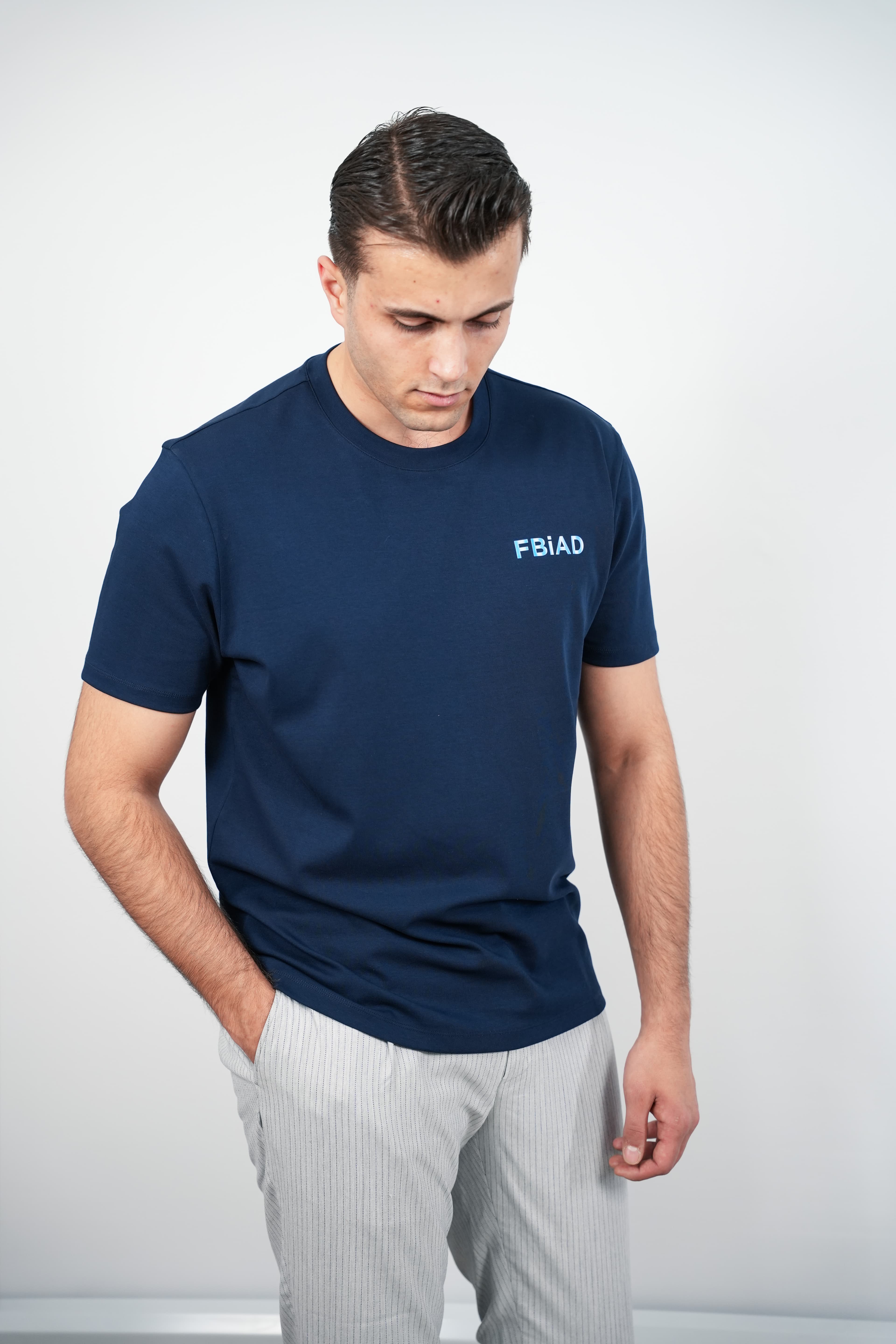 Lacivert renk seçeneği